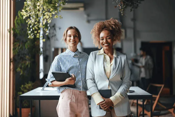 deux-belles-femmes-daffaires-blo